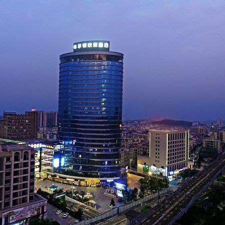 Hampton By Hilton Zhongshan Nanlang Exterior foto